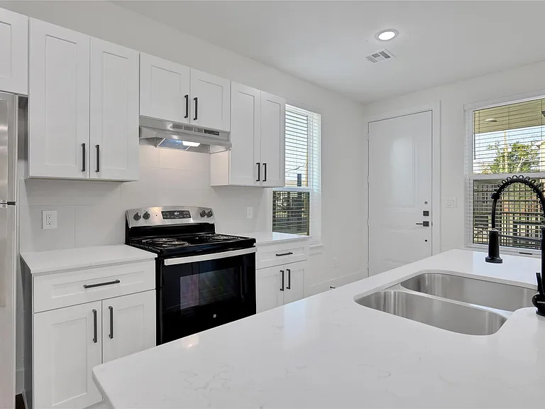 2613 Delafield St #2 — Photo 6