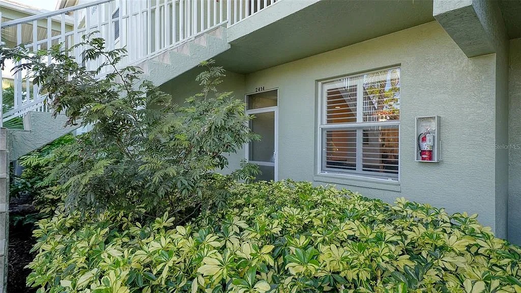2 bed, 2.0 bath, 1310 sqft, $5,500 — Photo 4