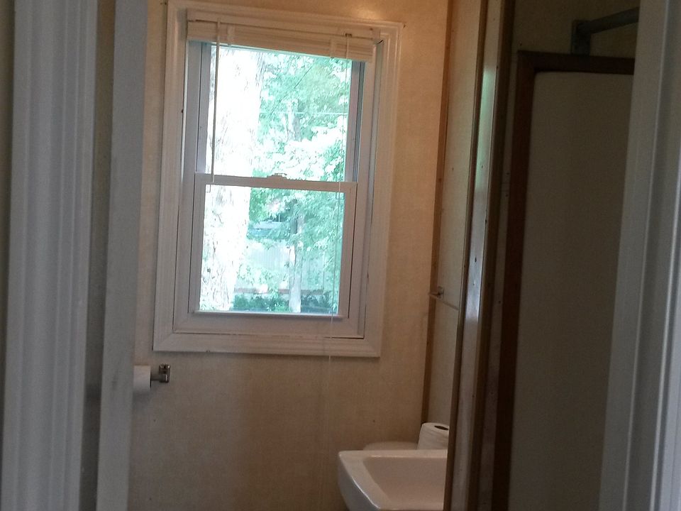 2nd image of 8266 Center Dr