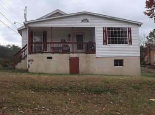 621 2nd Street Pl SW, Conover, NC 28613