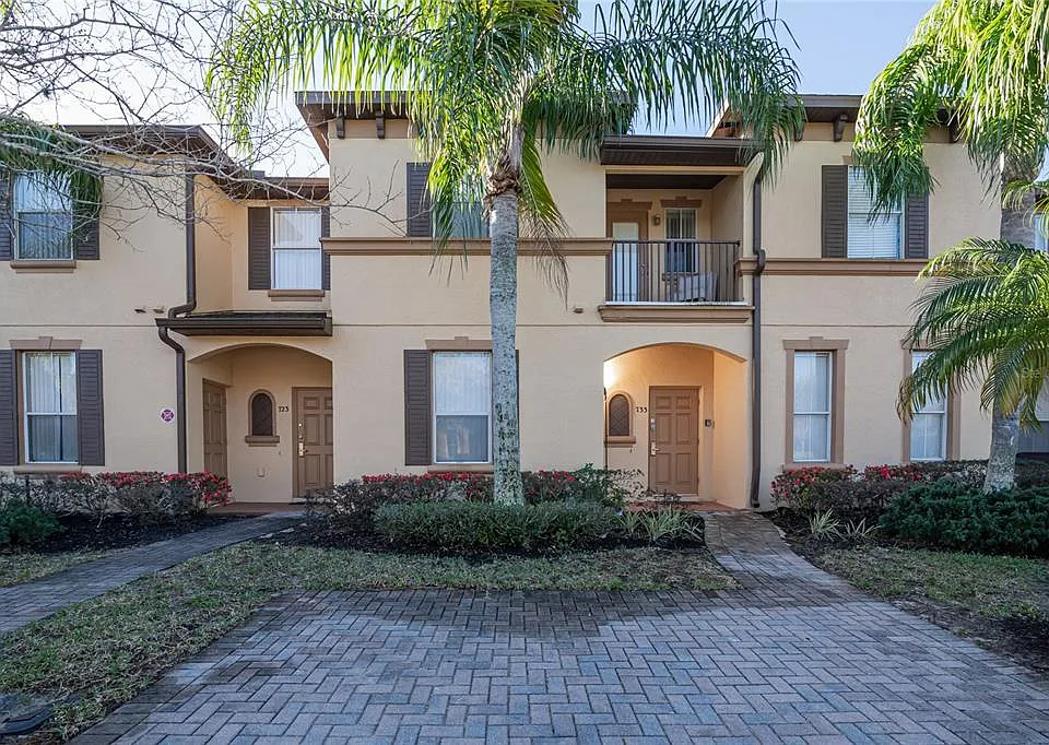 733 Calabria Ave