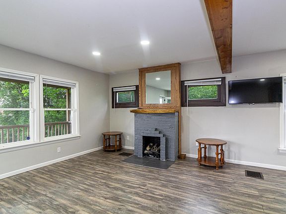 4th image of 926 Harmon Ave