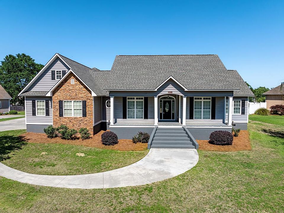 1st image of 33 Surrey Cir