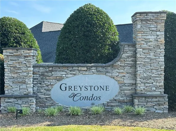 114 & 116 Cobblestone Ct, Mount Airy, NC 27030