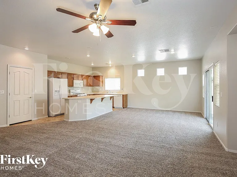 4025 Amberdale Ave — Photo 6