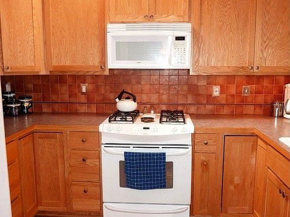 5th image of 5715 Lagoon Ln NW