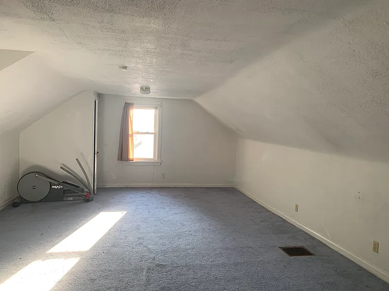 159 Erskine Ave — Photo 17