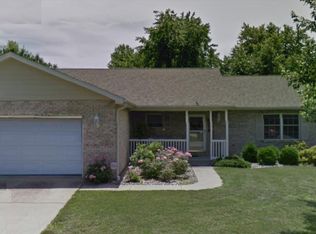 613 Springwood Dr, Belleville, IL