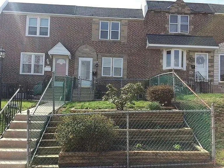 232 W Wyncliffe Ave — Photo 17