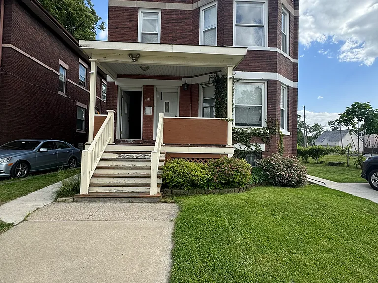 228 Carroll St — Photo 1