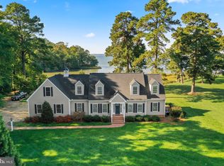 330 River Village Dr, Weems, VA 22576