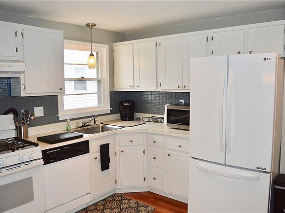 4th image of 162 Thurston Ave