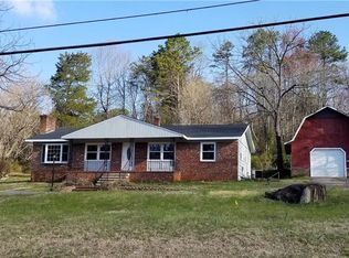 5325 Shattalon Dr, Winston Salem, NC 27106