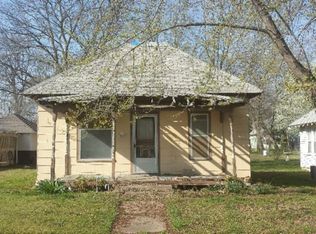 912 W Cottonwood St, Independence, KS 67301