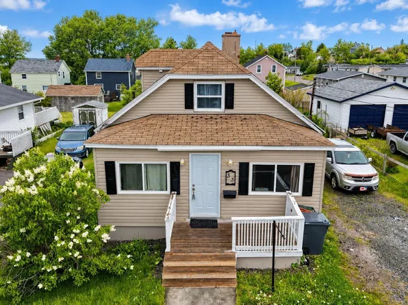 33 Connaught St, Cape Breton, NS B1N 2V7