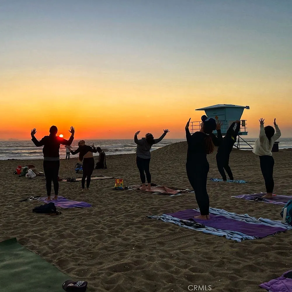 2 bed, 902 sqft, $3,895 — Photo 1