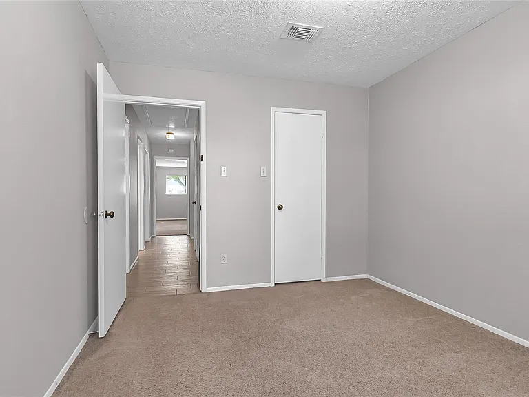 2710 Green Fields Dr — Photo 21