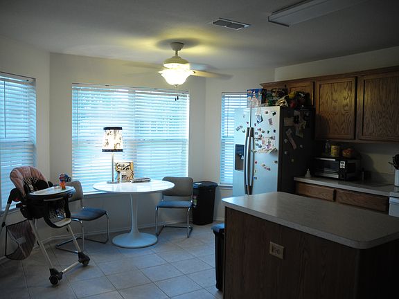 Kitchen/Dinette Area