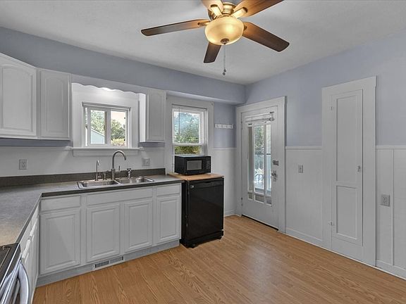 4th image of 54 Blackstone St