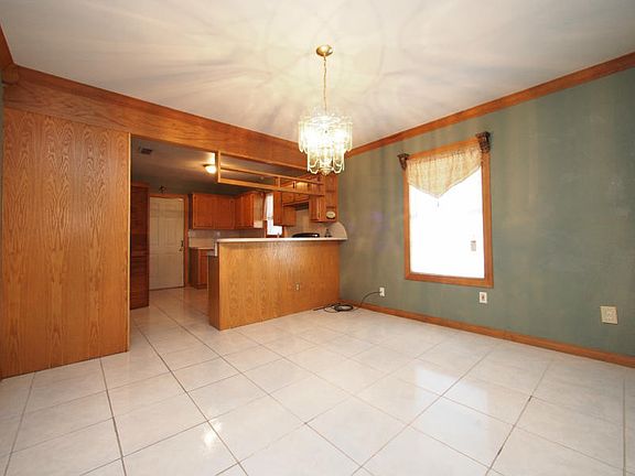 5th image of 2201 Niagara St
