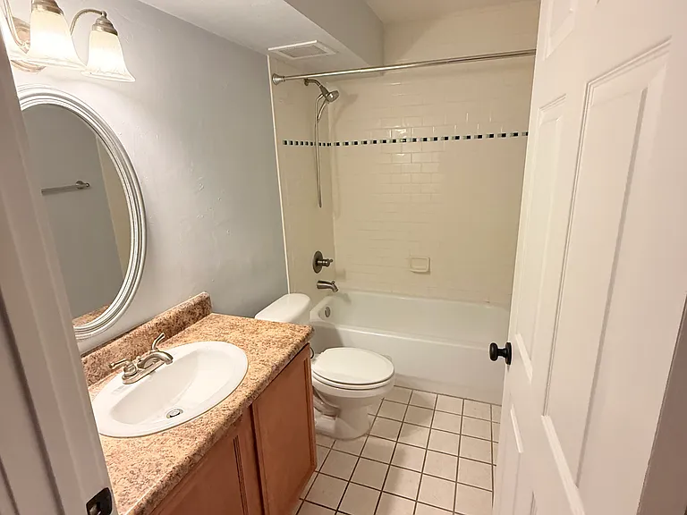 La Mediterranean Apartments — Photo 18