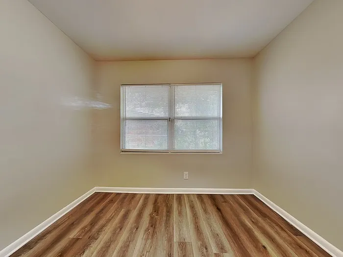10927 Regency Dr — Photo 11