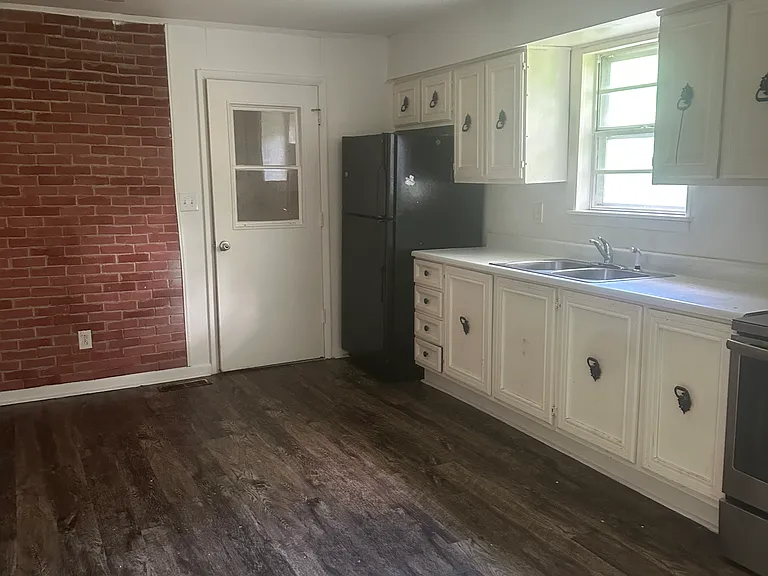 103 Leigh Ann Cir — Photo 8