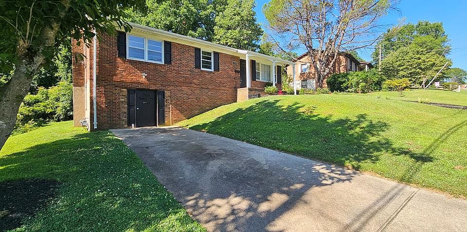 1st image of 229 Starmont Dr
