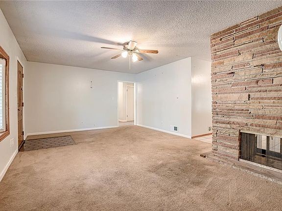 5th image of 10416 Crystal Ave