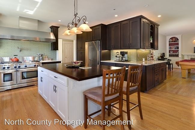 1st image of 117 Oakbrook Ln