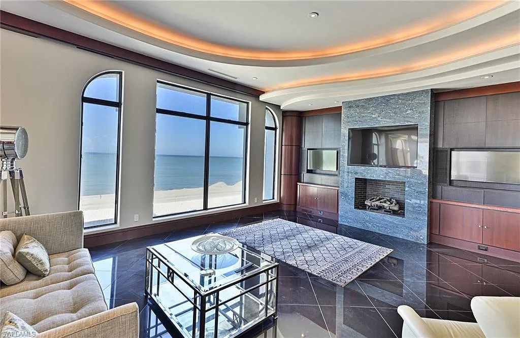 4 bed, 7.0 bath, 8030 sqft, $22,500 — Photo 4