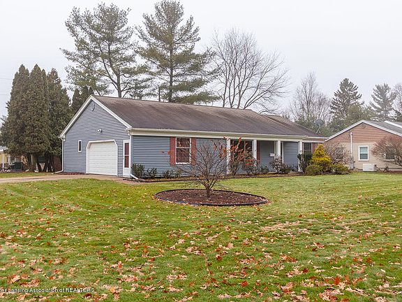3rd image of 332 S Circle Dr