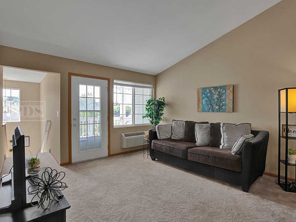 4th image of 621 Silverstone Dr #621