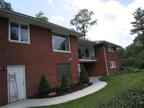 5th image of 312 N Countryside Dr