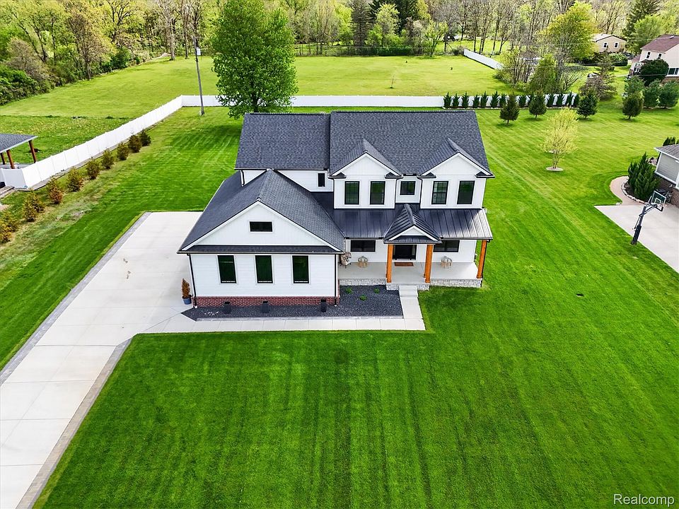 1st image of 27598 Green Valley Dr