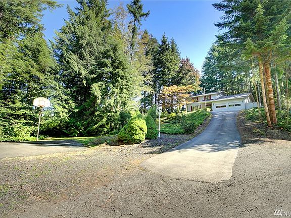 2nd image of 5827 Kings End Pl SE
