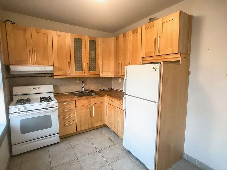 1st image of 2392 37th St #2B