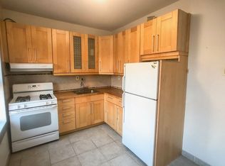 2392 37th St #2B, Astoria, NY 11105