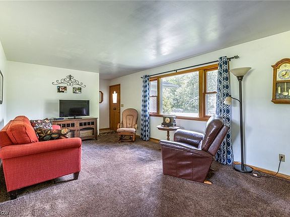 4th image of 1038 Homeland Dr