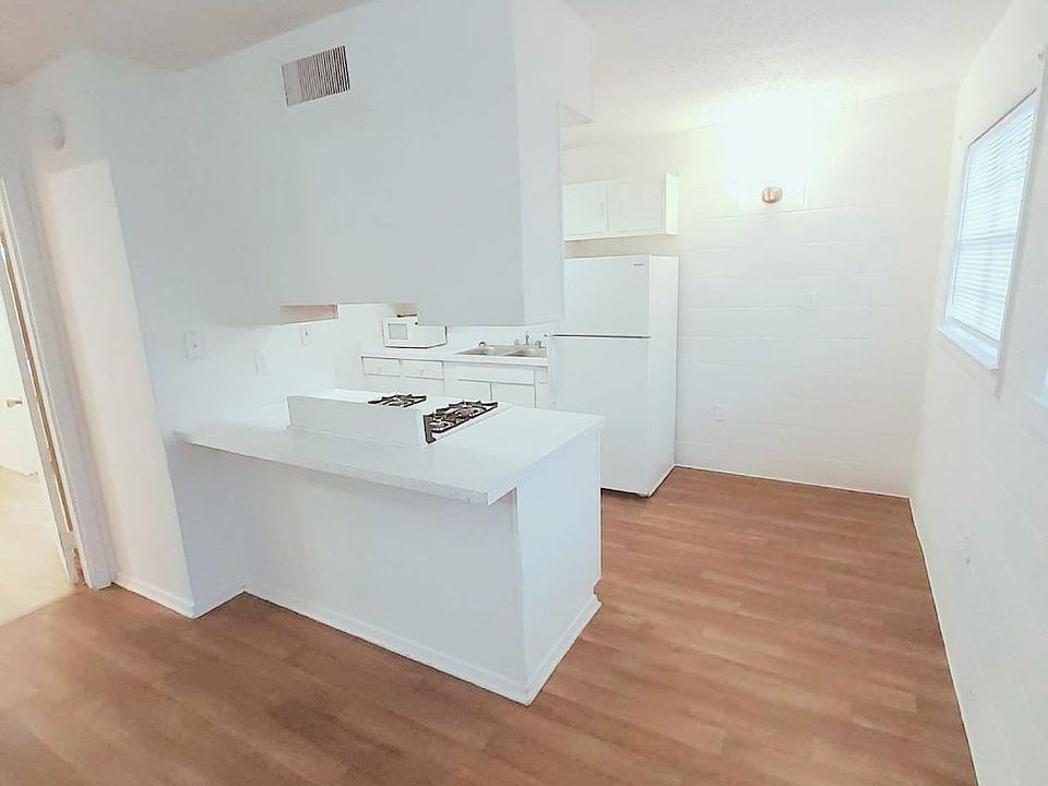 1st image of 72001 Kentucky Ave #6