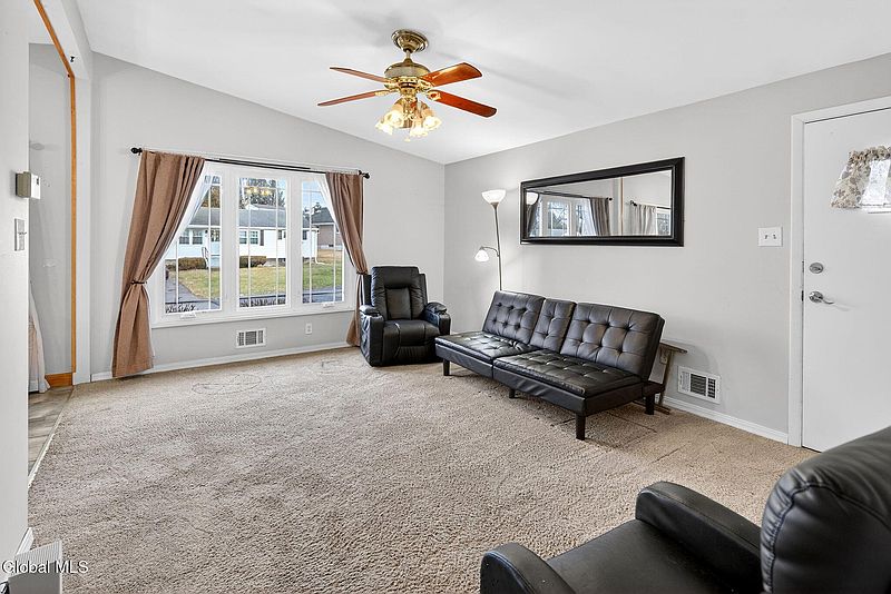 4th image of 32 Dover Drive