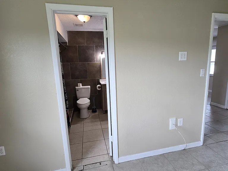 1101 Skyview Blvd #1 — Photo 17
