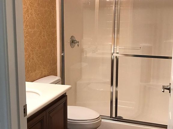 5th image of 16019 Lantana Ave