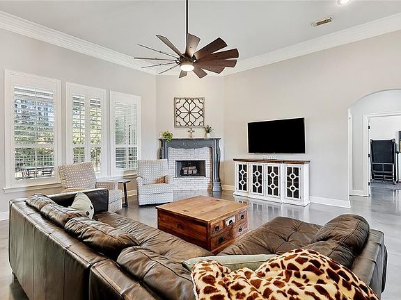 4th image of 652 Timberwood Loop