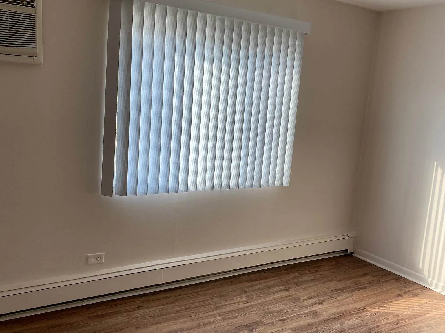 10S511 Echo Ln — Photo 4