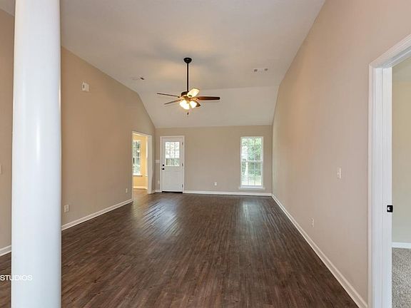 3rd image of 362 Old Walnut Br