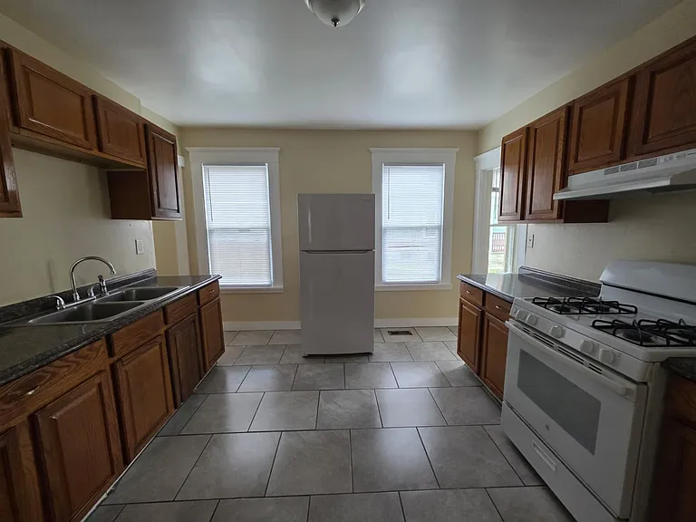 88 Dickerman St #1A — Photo 9