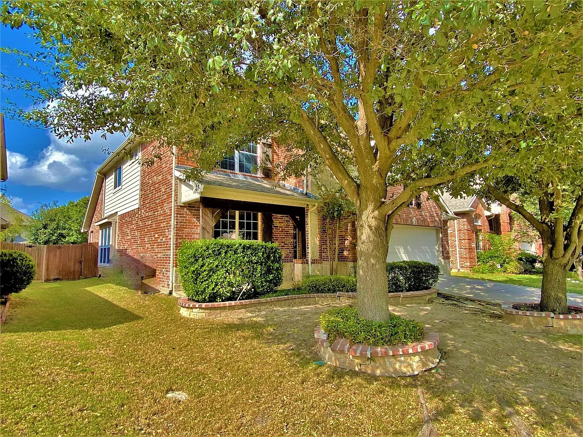 Building Photo - 7701 Mapleridge Dr