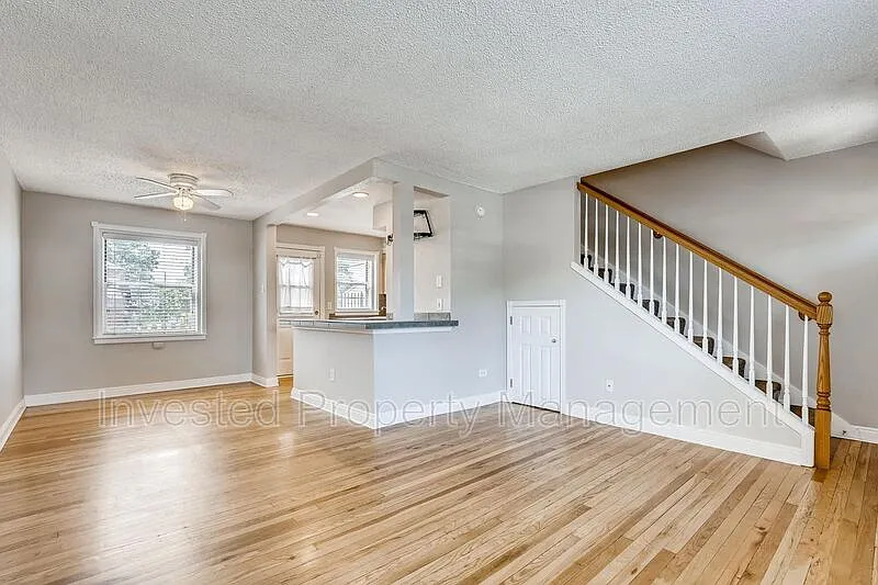 2 bed, 1.0 bath, 890 sqft, $1,775 — Photo 3