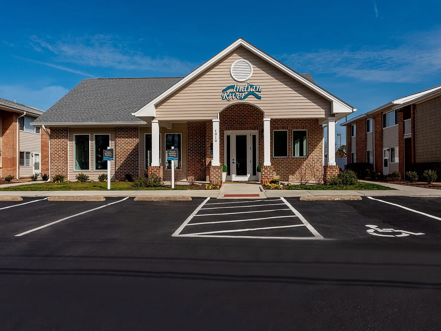 Indian River Apartments and Townhomes — Photo 2